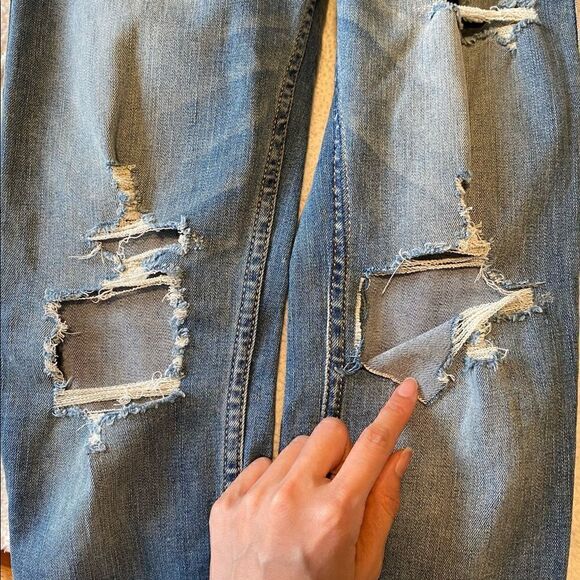NWOT Hollister 5R - High Rise Super Skinny Crop Ripped Jeans - Picture 3 of 5